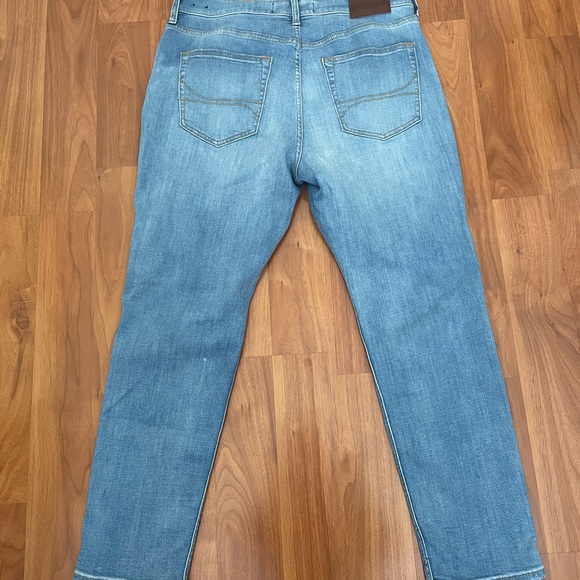 Men’s Hollister Ripped Jeans - Picture 2 of 3